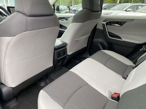 Used 2025 Toyota RAV4 XLE w/ Convenience Package FWD image 15