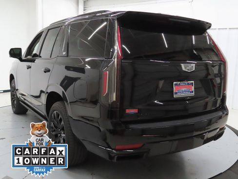Used 2022 Cadillac Escalade Sport Platinum w/ LPO, ONYX Package image 5