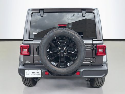 Used 2025 Jeep Wrangler Sahara image 4