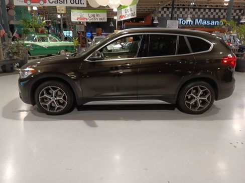 Used 2018 BMW X1 xDrive28i w/ Convenience Package AWD/4WD image 9