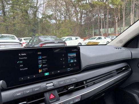 Used 2025 Kia K4 LXS image 36