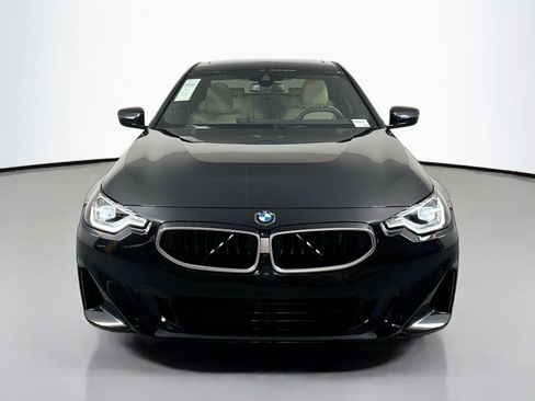 Used 2025 BMW 230i Coupe w/ Premium Package image 3