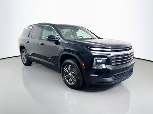 Used 2025 Chevrolet Traverse LT FWD image 26