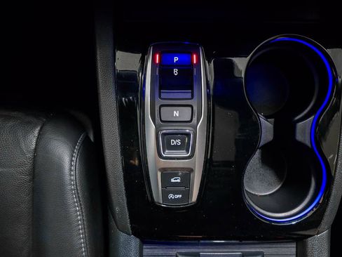 Certified 2022 Honda Pilot Touring image 34