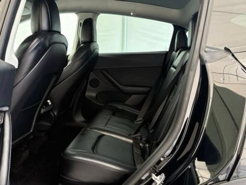 Used 2022 Tesla Model Y Performance AWD/4WD image 18