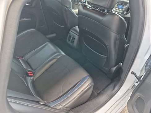 Used 2016 Chrysler 200 S w/ Comfort Group FWD image 22
