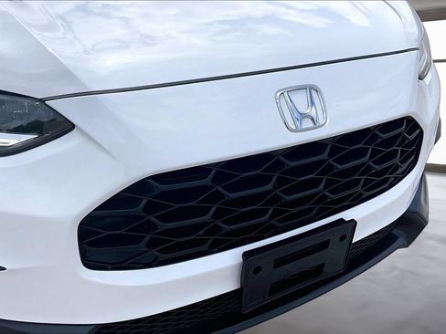 Certified 2025 Honda HR-V LX image 30
