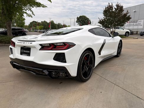 Used 2020 Chevrolet Corvette Stingray Preferred Cpe w/ 2LT Preferred Equipment Group RWD image 3