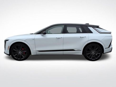 New 2026 Cadillac Lyriq V AWD/4WD image 2