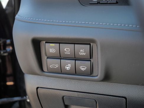 Used 2021 Toyota Highlander Platinum AWD/4WD image 27
