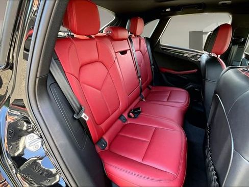 Used 2025 Porsche Macan image 23