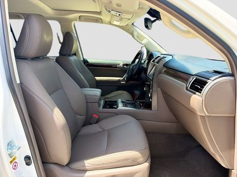 Used 2015 Lexus GX 460 w/ Premium Package AWD/4WD image 15