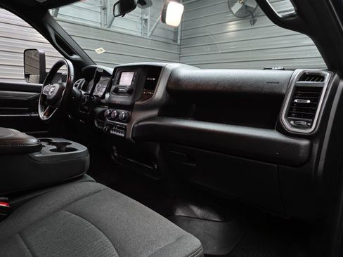 Used 2021 RAM 5500 Tradesman RWD image 20