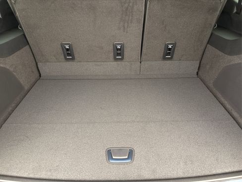 New 2025 Cadillac Escalade ESV Sport Platinum image 11