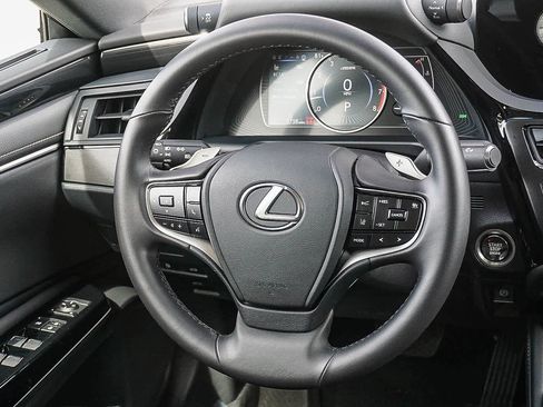 Used 2025 Lexus ES 350 w/ Accessory Package (Z2) FWD image 16