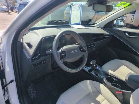 Certified 2025 Kia Niro EX FWD image 14