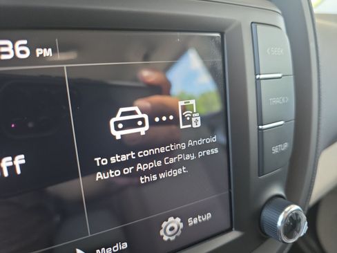 Used 2025 Kia Soul LX w/ LX Technology Package FWD image 14