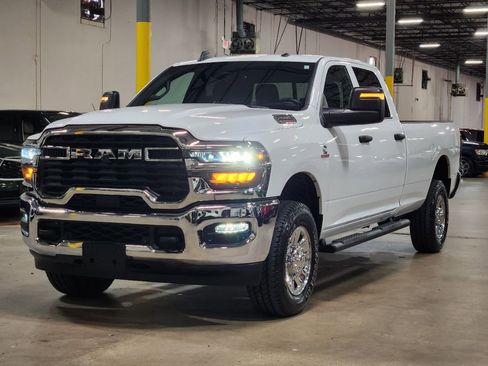 Used 2025 RAM 2500 Tradesman AWD/4WD image 3