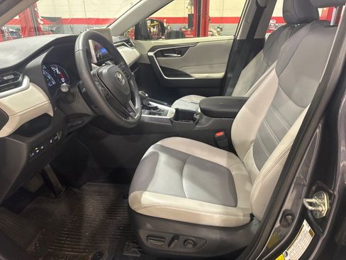 Used 2023 Toyota RAV4 XLE Premium FWD image 14