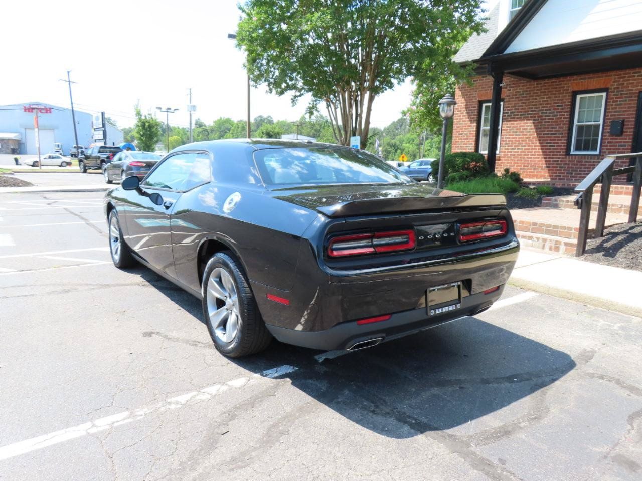 Used 2019 Dodge Challenger SXT RWD image 5