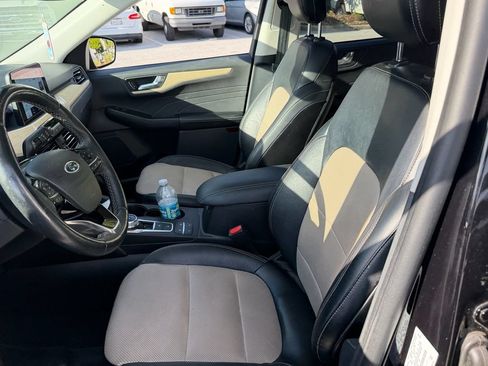 Used 2022 Ford Escape Titanium w/ Titanium Elite Package AWD/4WD image 10