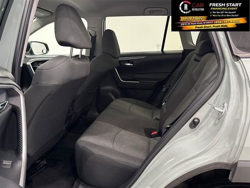 Used 2022 Toyota RAV4 XLE image 41