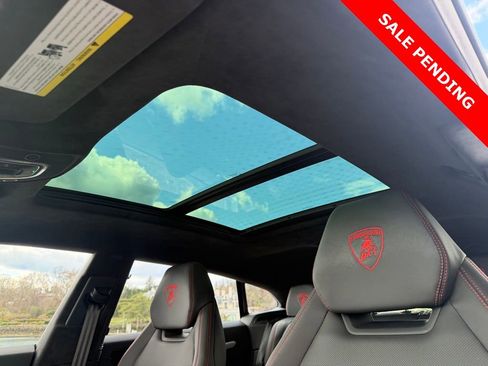 Used 2022 Lamborghini Urus image 16