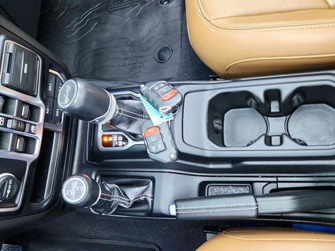 Used 2023 Jeep Wrangler Unlimited Sahara w/ Cold Weather Group image 32