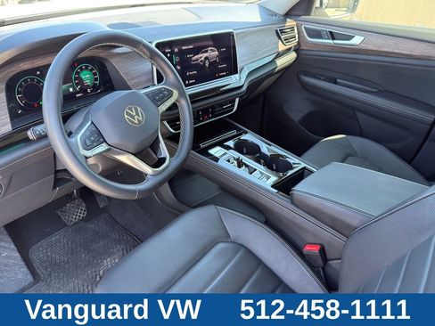 Used 2024 Volkswagen Atlas SEL AWD/4WD image 10