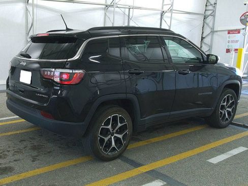 Used 2025 Jeep Compass Limited AWD/4WD image 4