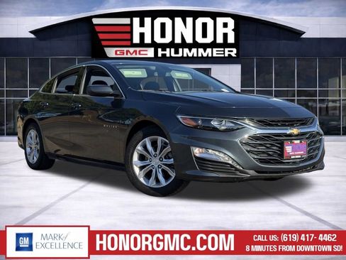 Used 2020 Chevrolet Malibu LT image 2
