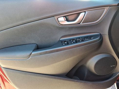 Used 2021 Hyundai Kona Limited w/ Cargo Package image 12