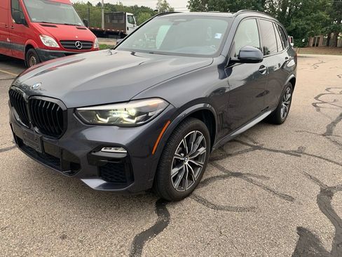 Used 2019 BMW X5 xDrive40i w/ M Sport Package AWD/4WD image 2