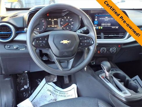 Used 2024 Chevrolet Trax LS w/ LS Convenience Package image 11