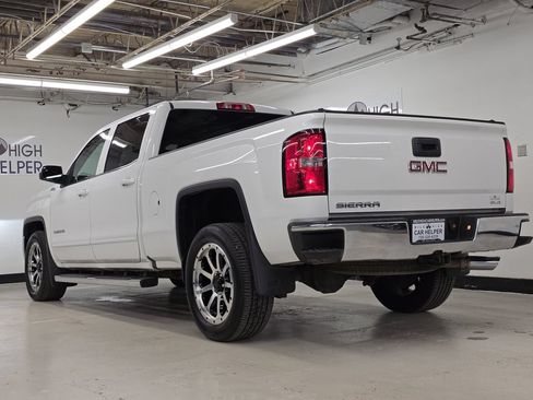 Used 2017 GMC Sierra 1500 SLE w/ Suspension Package, Off-Road AWD/4WD image 12