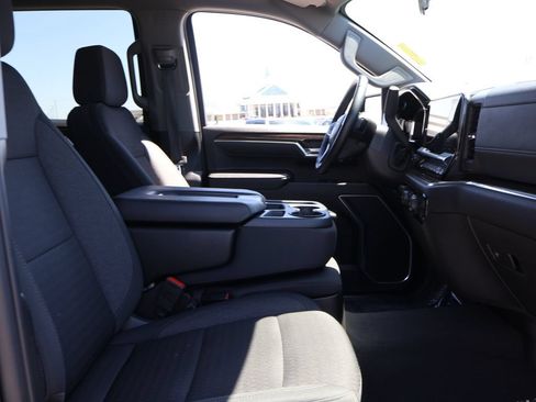 Used 2025 Chevrolet Silverado 1500 LT AWD/4WD image 9