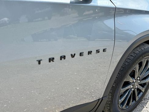 Certified 2023 Chevrolet Traverse RS w/ LPO, Floor Liner Package AWD/4WD image 8