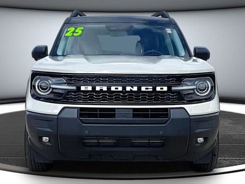 Used 2025 Ford Bronco Sport Outer Banks w/ Outer Banks Tech Package+ AWD/4WD image 2