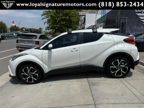 Used 2018 Toyota C-HR XLE FWD image 4