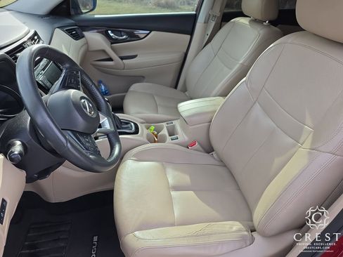 Used 2018 Nissan Rogue SL w/ Premium Package image 10