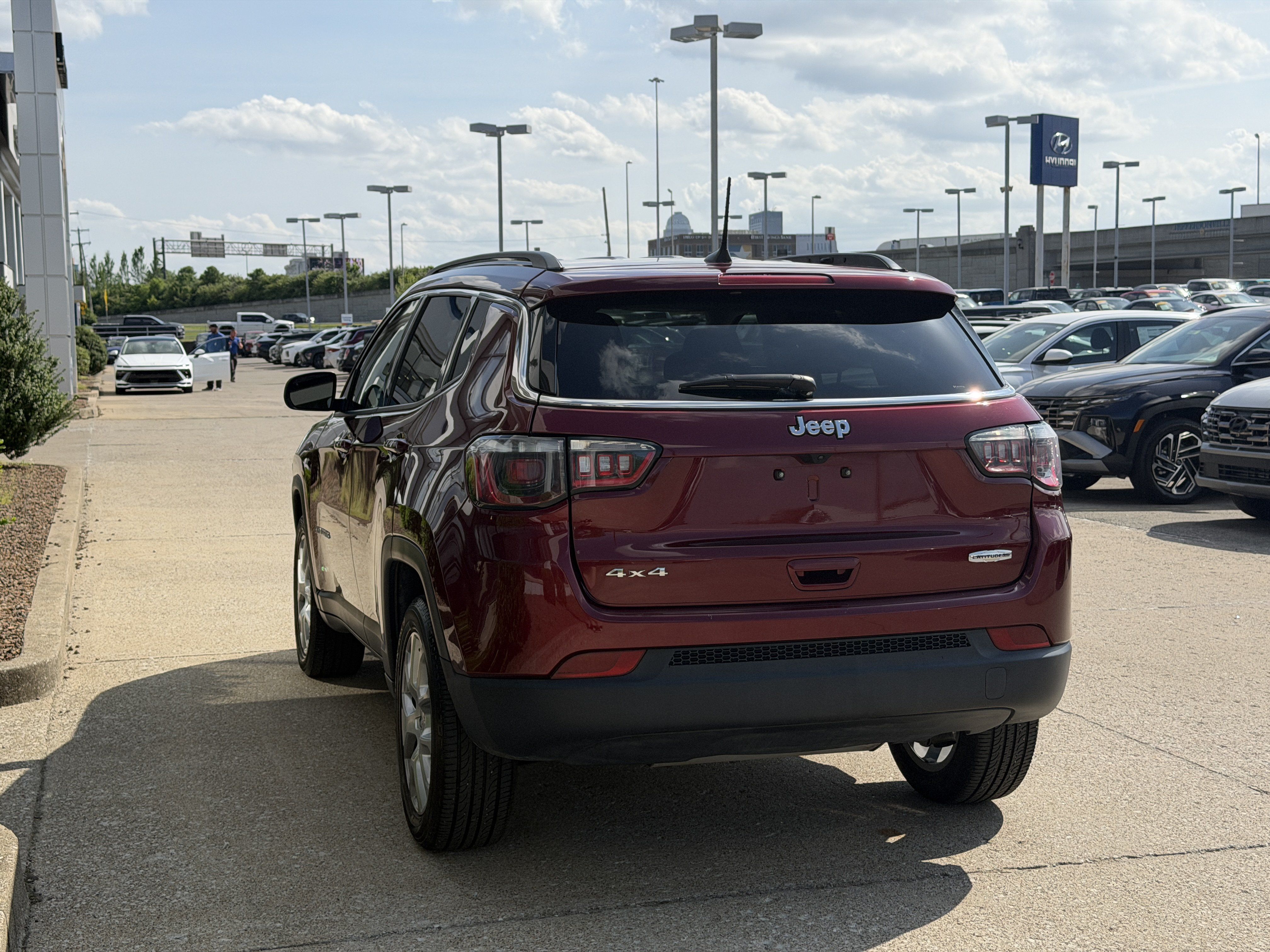 Used 2022 Jeep Compass Latitude AWD/4WD image 7