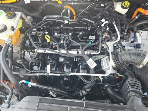 Certified 2022 Ford Escape Titanium w/ Class II Trailer Tow Package AWD/4WD image 3