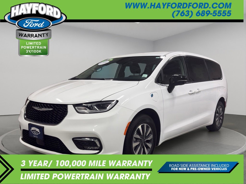 Used 2024 Chrysler Pacifica Limited FWD image 1