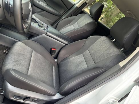 Used 2025 Nissan Rogue SV AWD/4WD image 37
