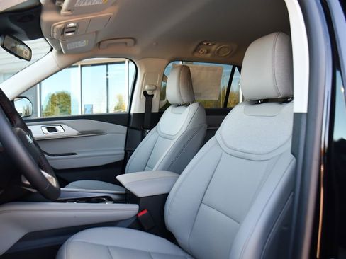 Used 2026 Ford Explorer Active w/ Active Comfort Package image 13