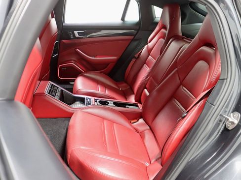 Used 2018 Porsche Panamera 4S w/ Premium Package Plus image 28