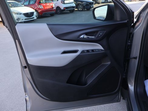 Used 2019 Chevrolet Equinox LT image 23