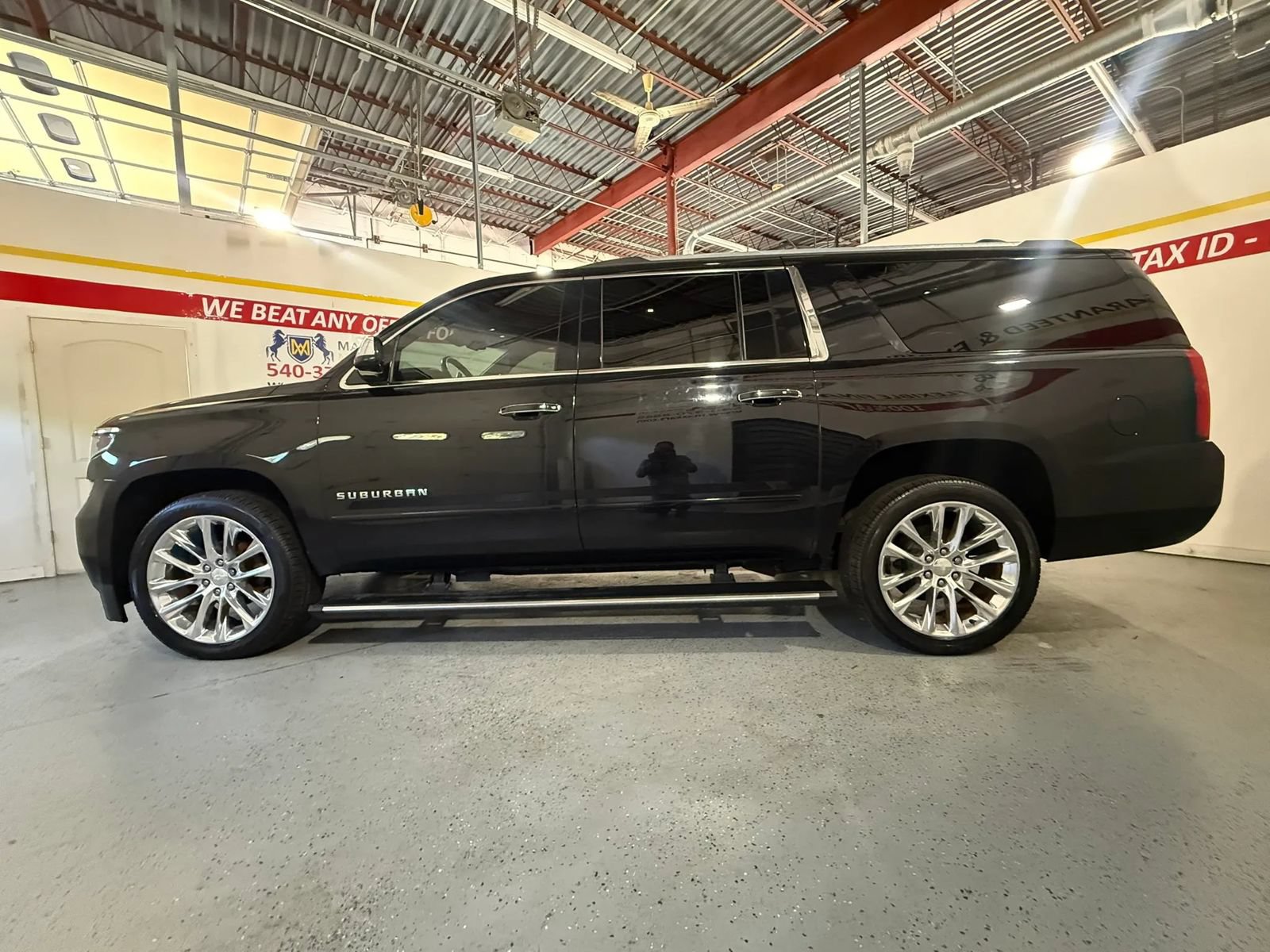 Used 2019 Chevrolet Suburban Premier w/ Premier Plus Edition AWD/4WD image 11