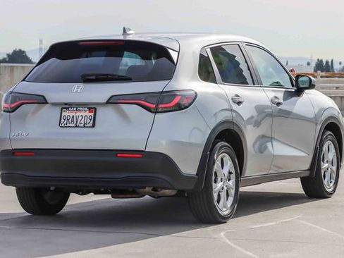 Used 2025 Honda HR-V LX image 8