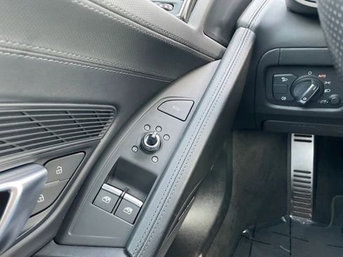 Used 2017 Audi R8 V10 image 22